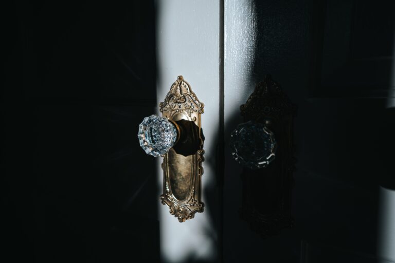 The Doorknob Habit That's Secretly Spreading Germs Fastest at Home - Featured image