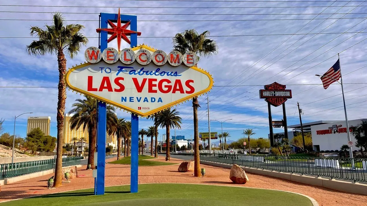 Residents Sue Las Vegas Over Water Use Penalties