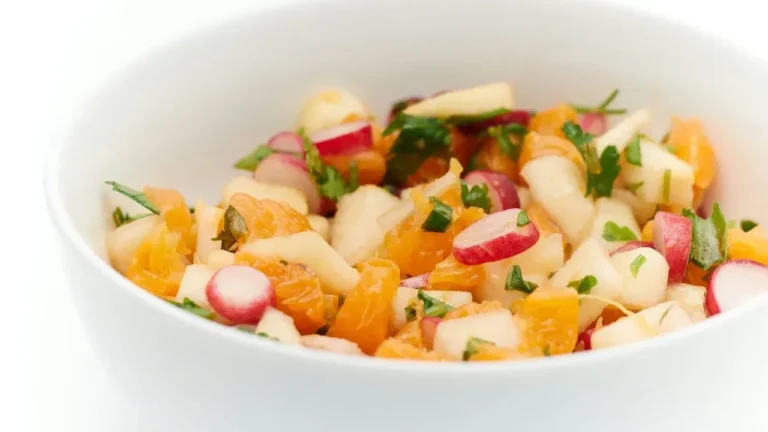 California's Fresh Spin on Summer Salads - Featured image