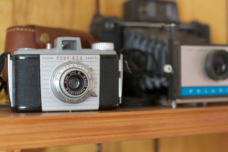 The Vintage Camera Style Collectors Are Suddenly Competing For - Featured image