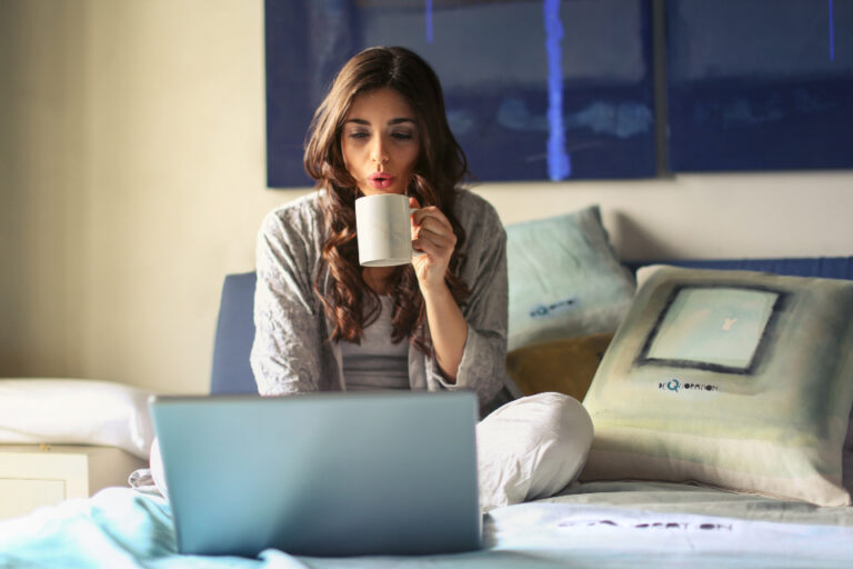 6 Foods That Naturally Lower Cortisol Before Bed - Featured image