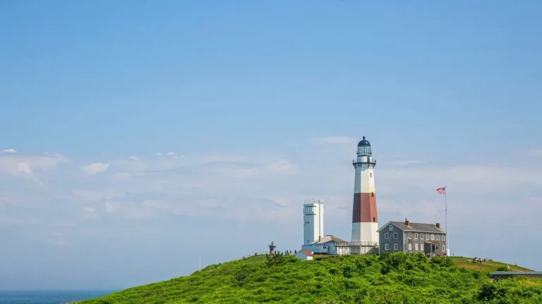 After 25 Years, Sean MacPherson Opens Montauk Lighthouse Café in Extreme Conditions - Featured image