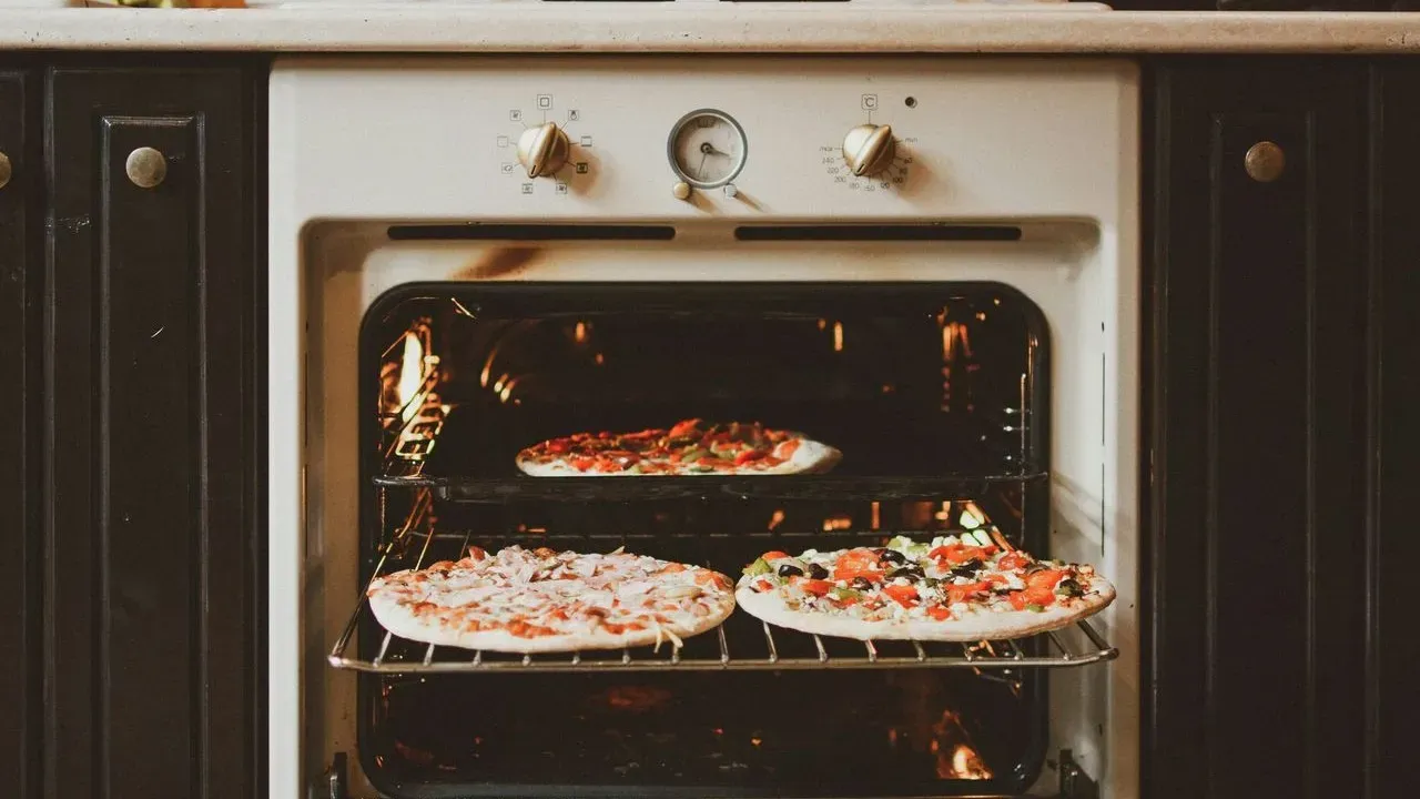 Why Family Ovens Collect Grime So Fast