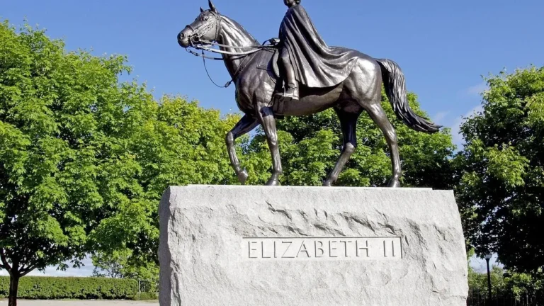 Corgis Interrupt Queen Elizabeth's Side-Saddle Ride - Featured image