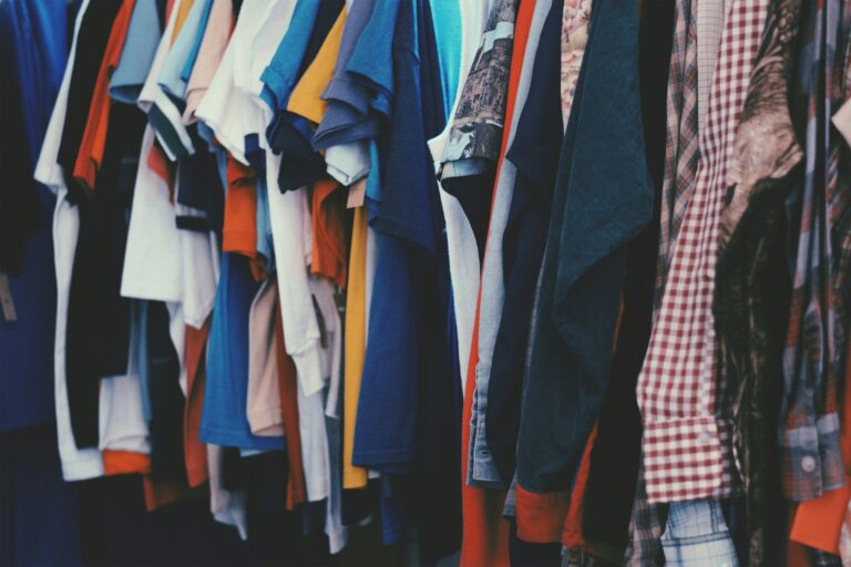 Why Vacuum-Sealing Clothes Can Actually Damage the Fabric - Featured image