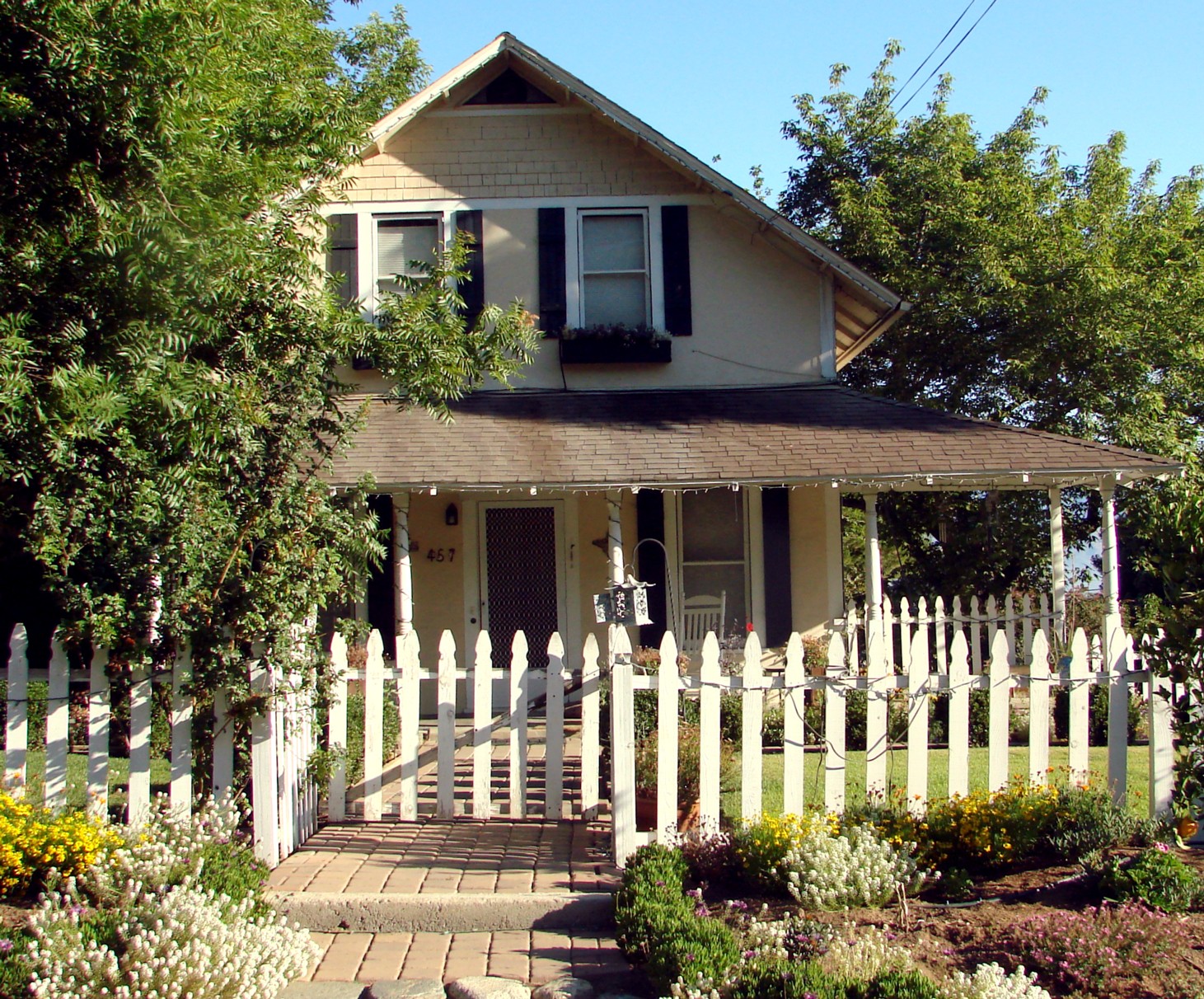 The Unspoken Rules of Sharing a Backyard Fence Line