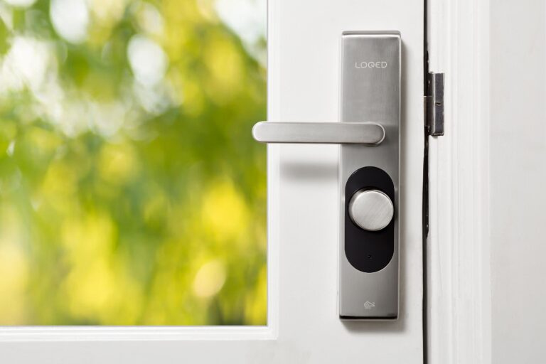 The Smart Lock Habit That's Quietly Draining Its Batteries Fast - Featured image