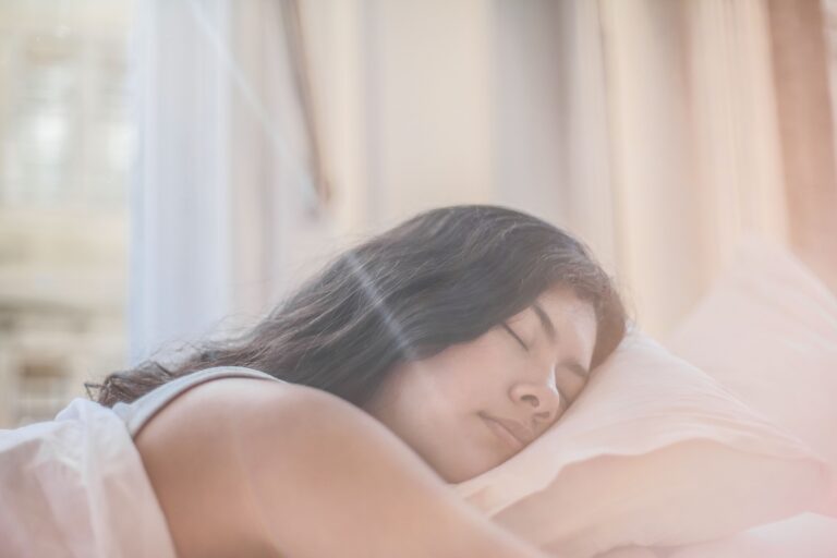 Why a Warm Shower 90 Minutes Before Bed Helps You Fall Asleep Faster - Featured image