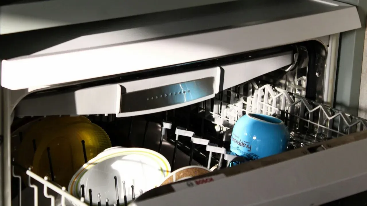 Six Kitchen Items Dishwashers Can Ruin
