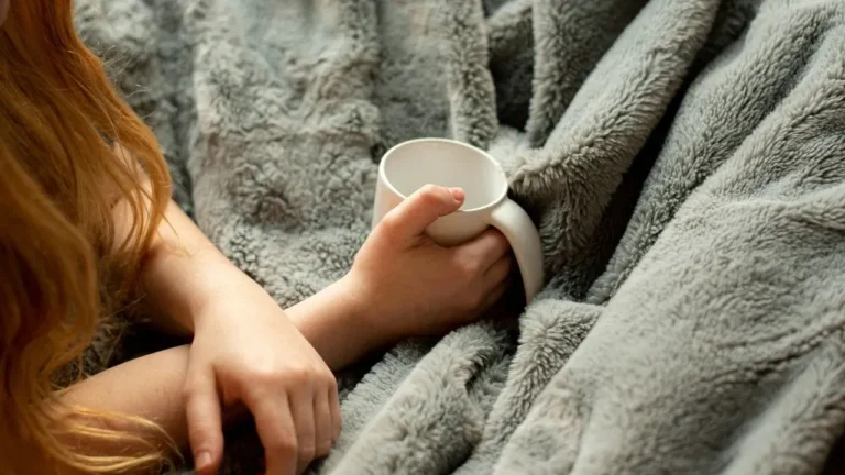 195,000 Heated Blankets Recalled After Overheating Reports Surface - Featured image