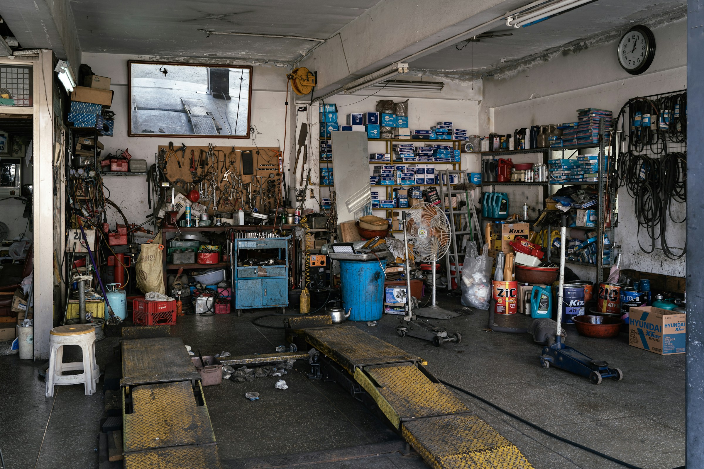 The Repair-It-Yourself Habit Grandfathers Had That Handymen Now Admire