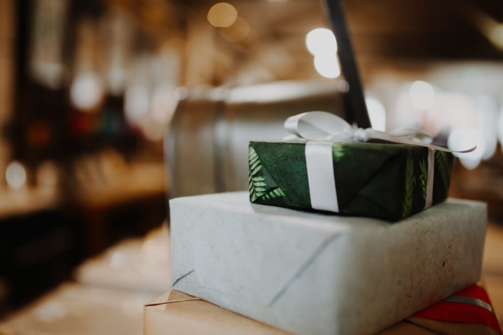 The Housewarming Gift Etiquette Most People Get Backwards - Featured image