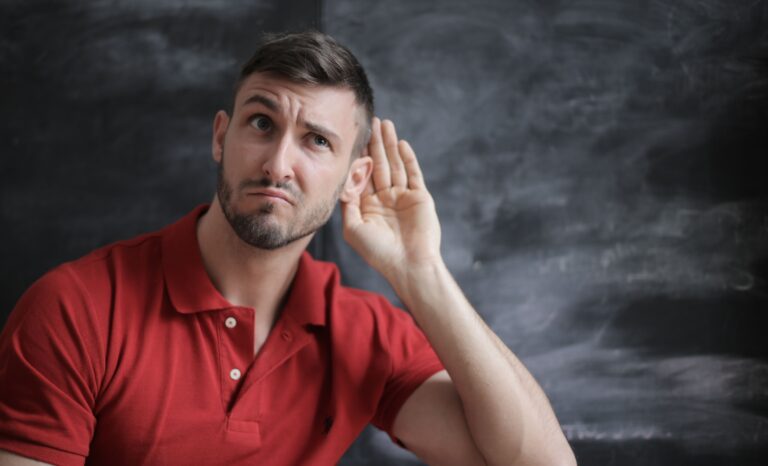 Why Some People Can Wiggle Their Ears and Most Can't - Featured image