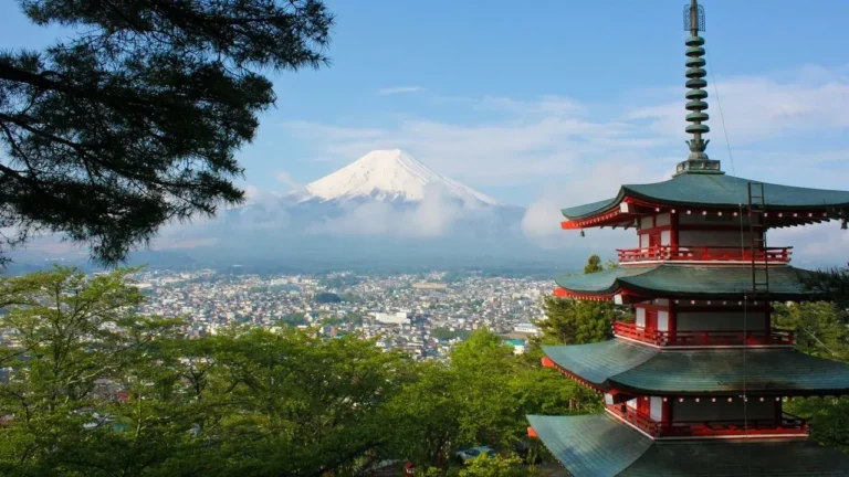 Japan Crosses a Longevity Threshold as Centenarian Numbers Top 100,000 - Featured image