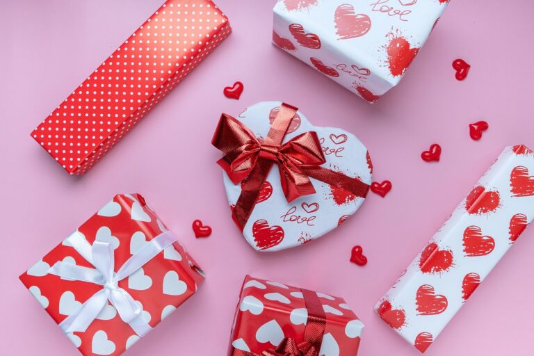 The Gift Card Request That Should End Any Phone Call Immediately - Featured image