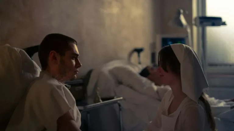 Groom Crashes En Route to Wedding, Marries in Hospital - Featured image