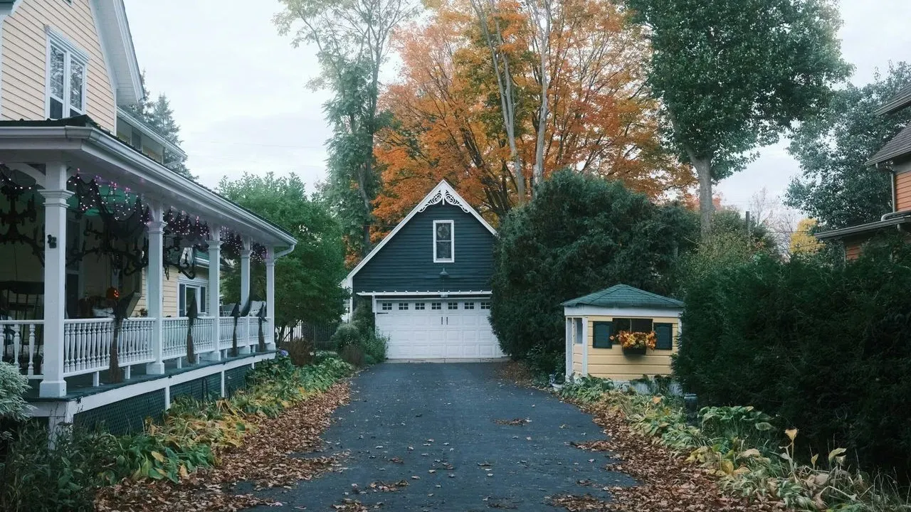 Driveway Halloween Displays Turn Dramatic This Fall