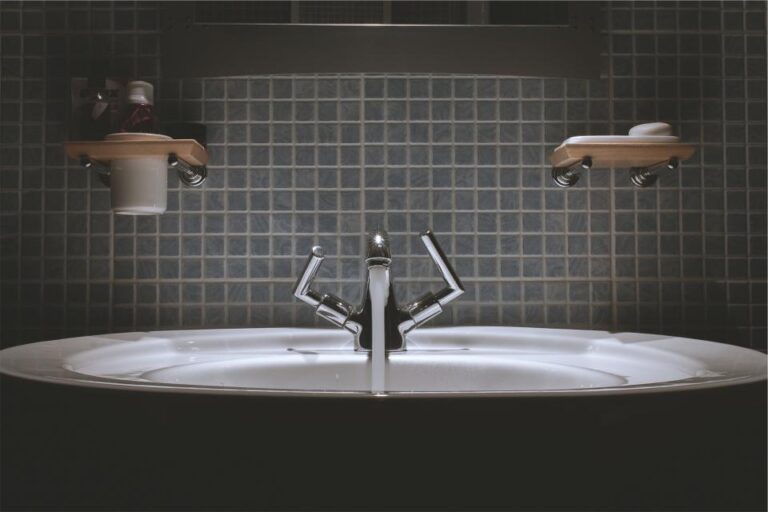 The Small Hole in Your Sink Most People Never Notice - Featured image