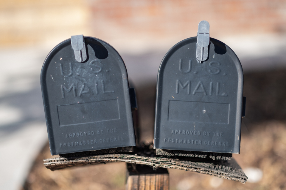 The Mail Pile Warning Sign Adult Children Often Miss - Featured image