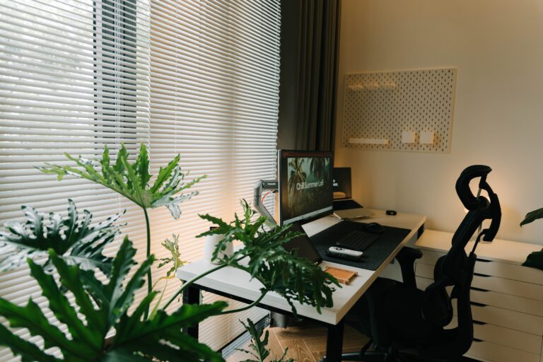 The Home Office Setup Mistake That's Quietly Wrecking Your Focus - Featured image
