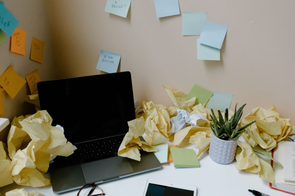 How Grandparents and Grandkids Disagree on What Counts as "Clutter" - Featured image