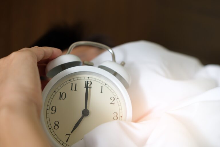Why You Suddenly Feel Wide Awake at 3 AM for No Reason - Featured image