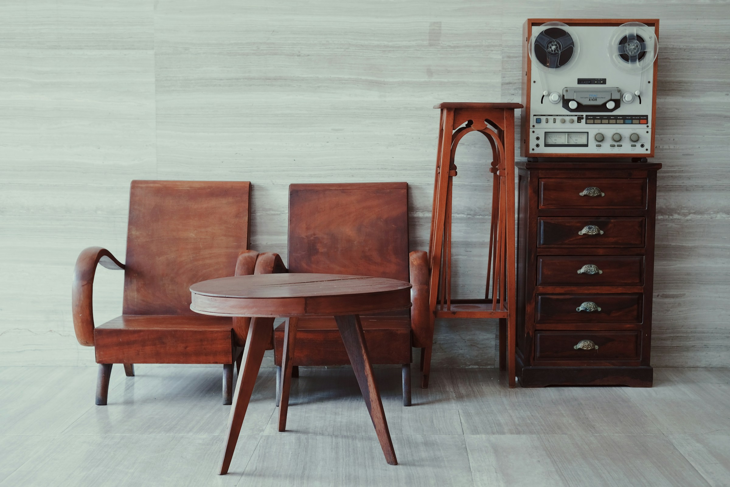 The Day I Stopped Buying New Furniture and Started Hunting Estate Sales