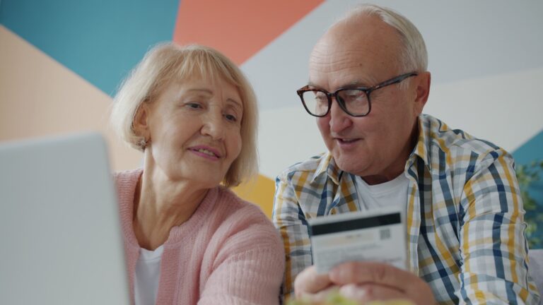 5 Purchases Financial Planners Say Retirees Regret Most - Featured image