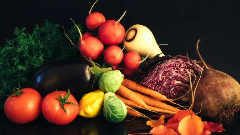 November Planting Keeps Gardens Thriving - Featured image