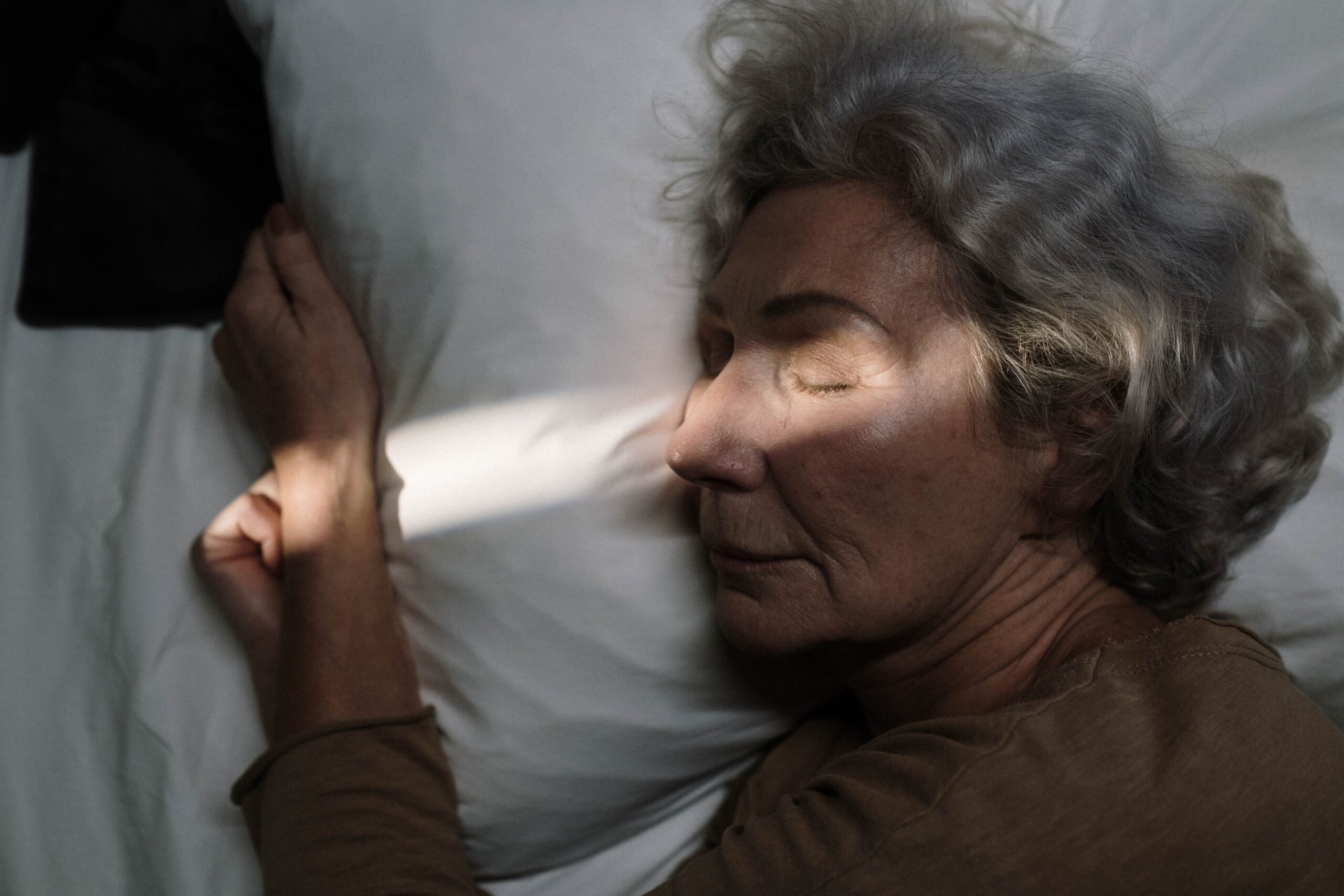 The Common Sleep Aid Doctors Say Older Adults Should Avoid