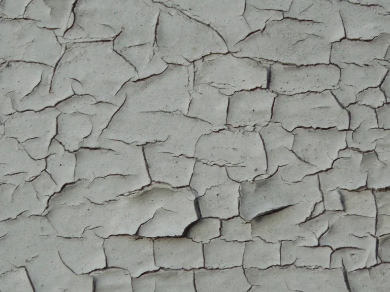 The Lead Paint Warning Sign in Older Homes Most Owners Miss - Featured image