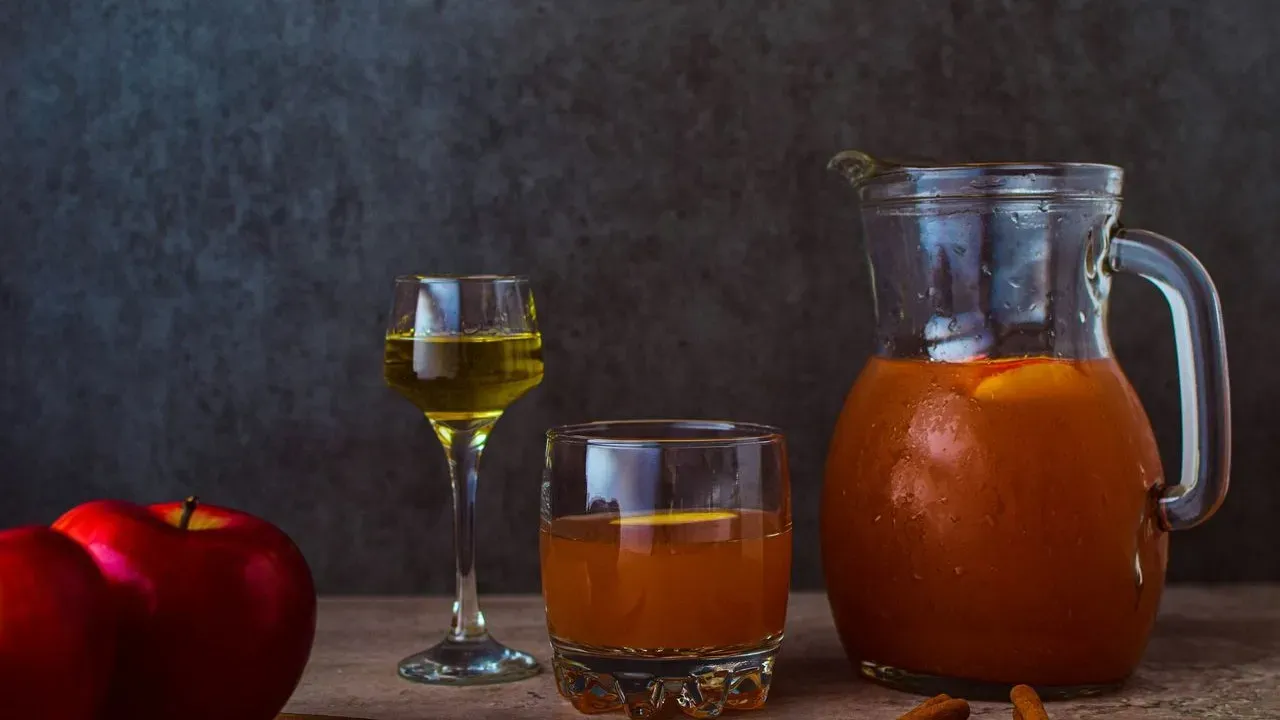 Fresh Apple Cider Spoils Faster Than Expected: Storage Guidelines for Fall