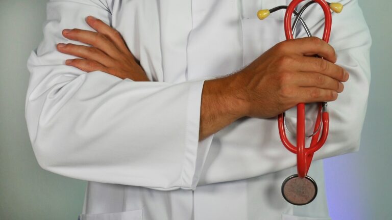 10 Things ER Doctors Say They Would Never Do - Featured image