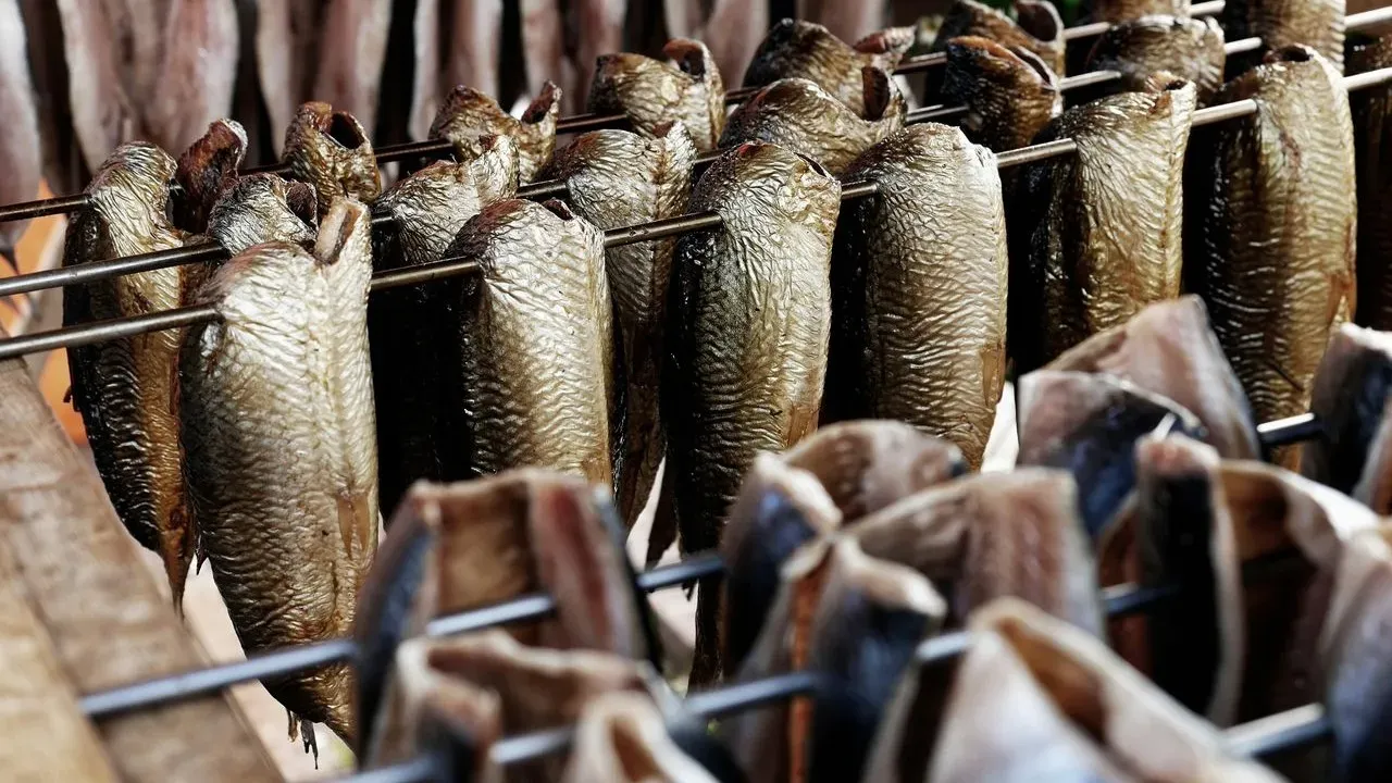 FDA Public Warning Targets Cold Smoked Sprats Over Botulism Risk After Firm Refuses Recall