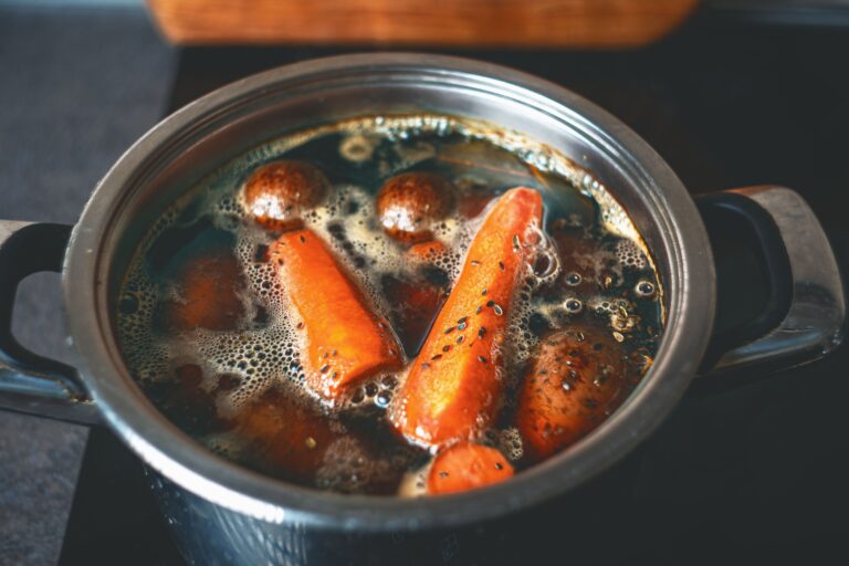 The Cooking Habit That Destroys Most of the Vitamins in Your Vegetables - Featured image
