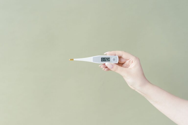 The Thermometer Mistake That Gives a False Fever Reading - Featured image