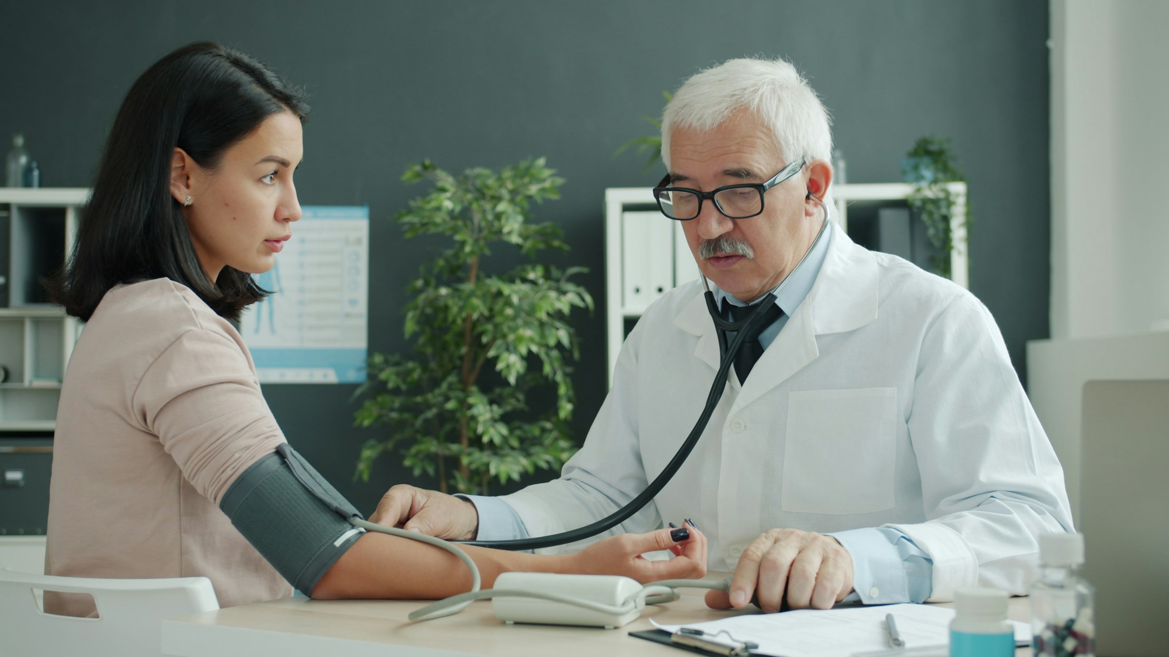 The Blood Pressure Pill Timing Some Cardiologists Now Recommend