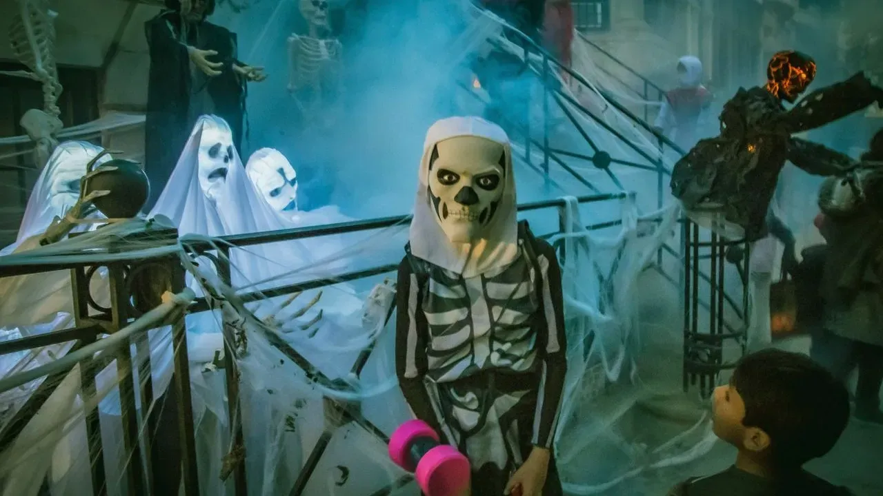 Tenafly Yard Display Revives Knicks Tip-In With Undead Twist